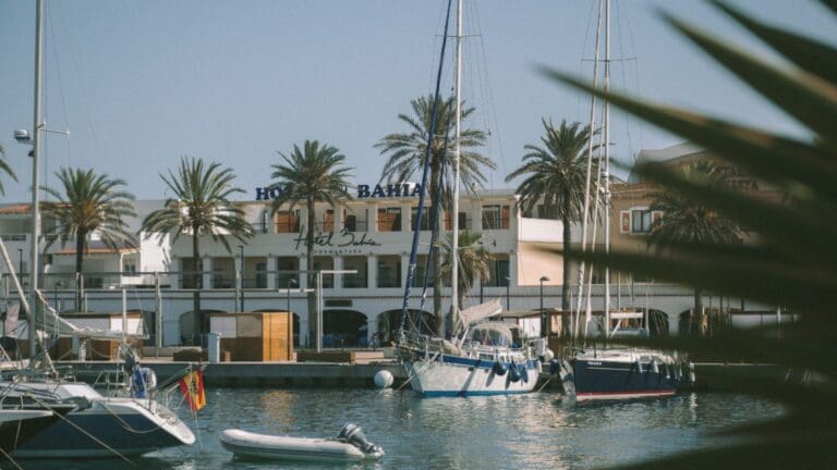 Imagen de Formentera desde el mar. alojamiento en Formentera