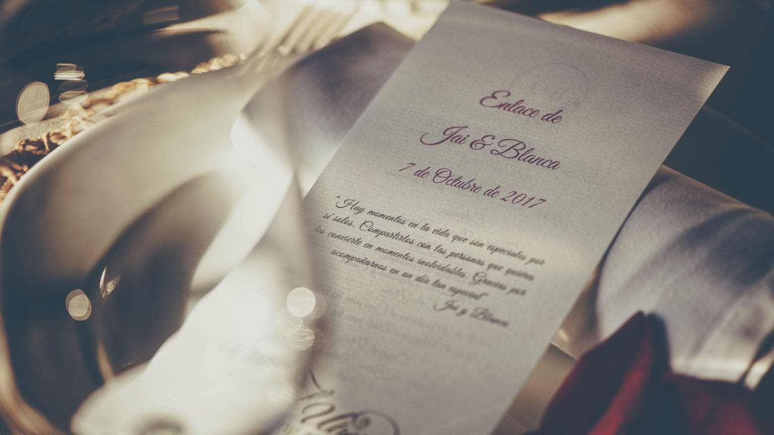 Consejos de expertos para crear invitaciones de boda únicas y memorables