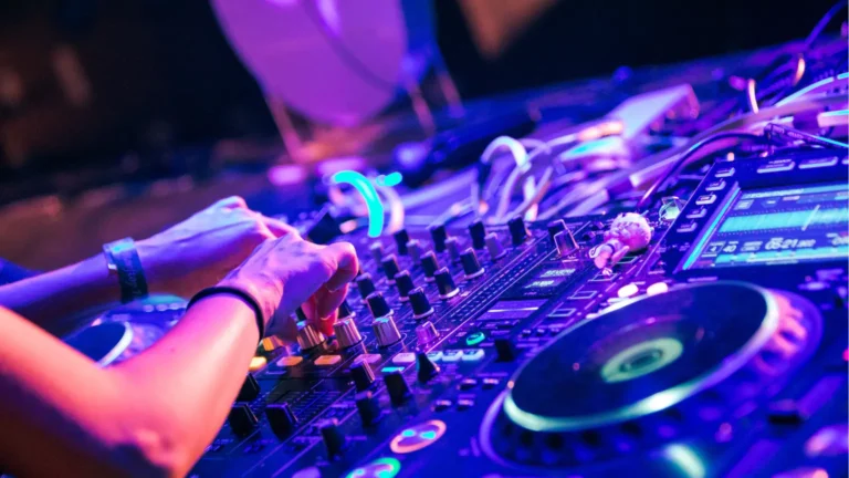 Servicios de DJ y técnico de sonido para eventos inolvidables