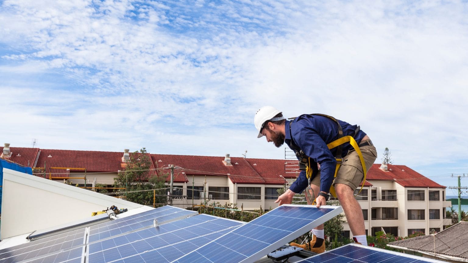 Ahorra con energía solar en Andalucía fácil y accesible.