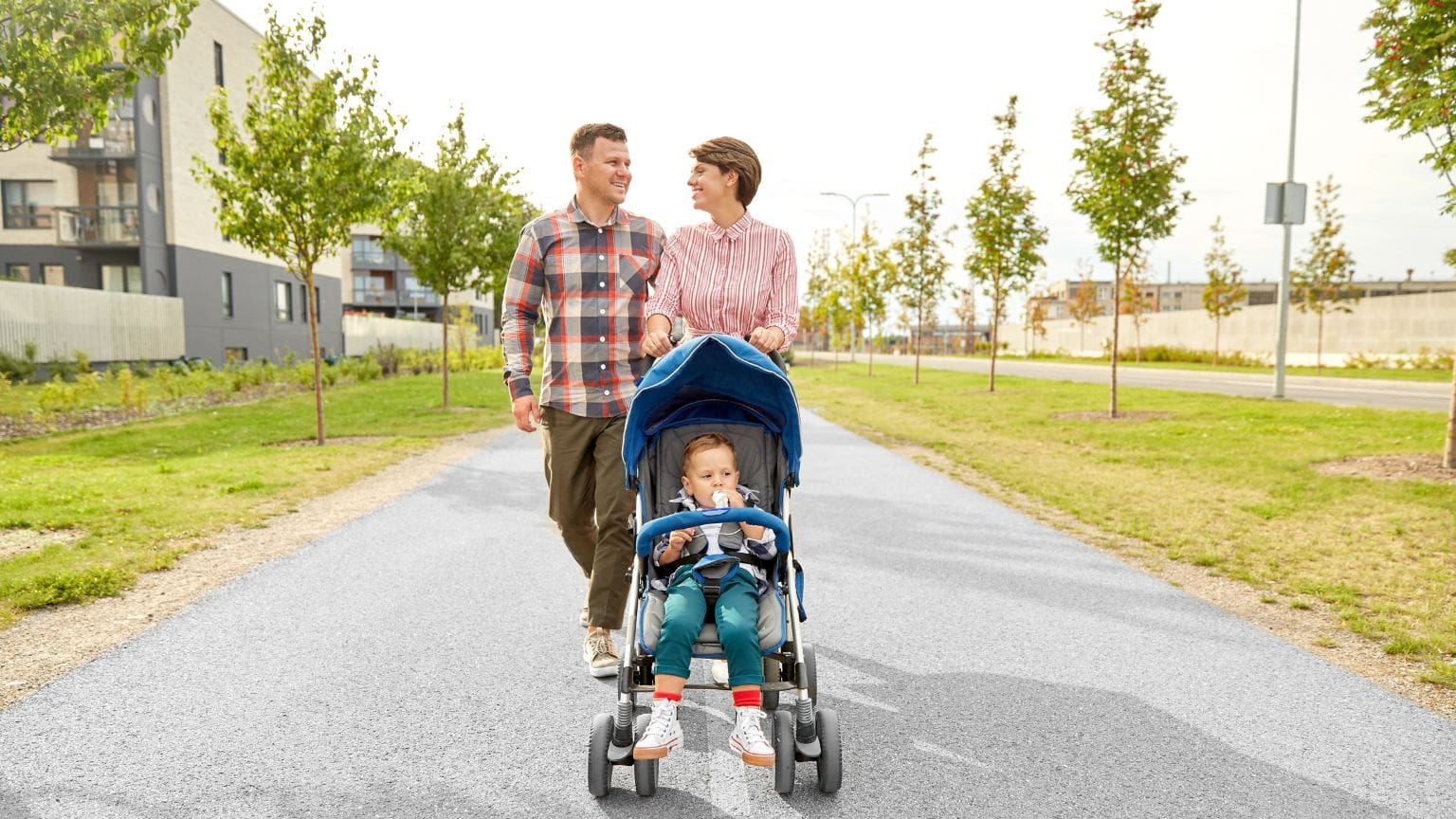 Cómo disfrutar del paseo con tu bebé. Guía sencilla para padres