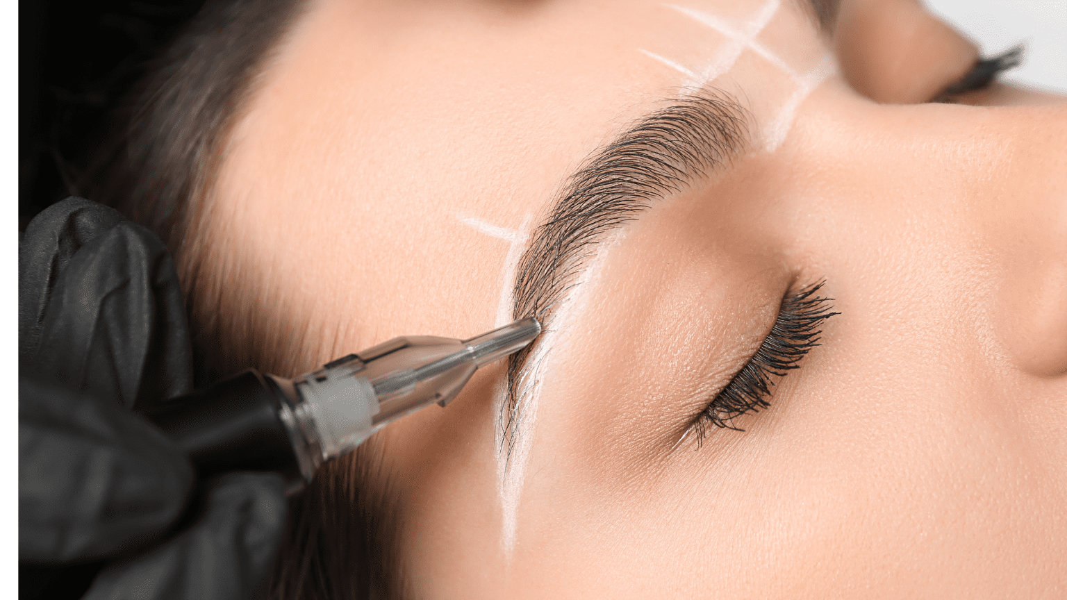 La micropigmentación, tratamiento de belleza para cejas, ojos y labios