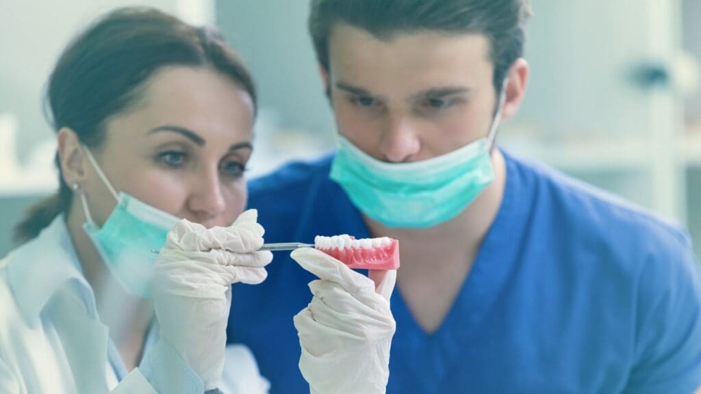 Las innovaciones en prótesis dentales y sus beneficios para la odontología moderna