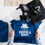 Estampados personalizados en tote bags y camisetas. Diseño creativo y original para personalización textil