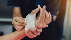 Clínica para la rehabilitación, recuperación de la movilidad de la mano, tratamiento de lesiones de mano y muñeca y codos