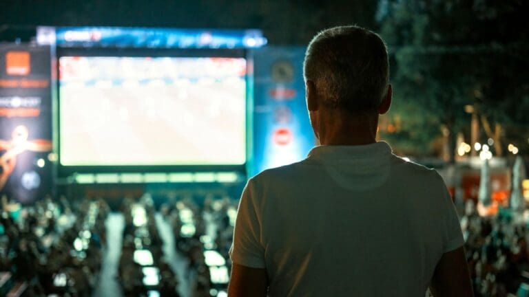 Hombre en organización de eventos en Madrid.