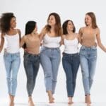 Cómo elegir jeans según tu cuerpo y acertar con el corte ideal