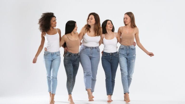 Cómo elegir jeans según tu cuerpo y acertar con el corte ideal