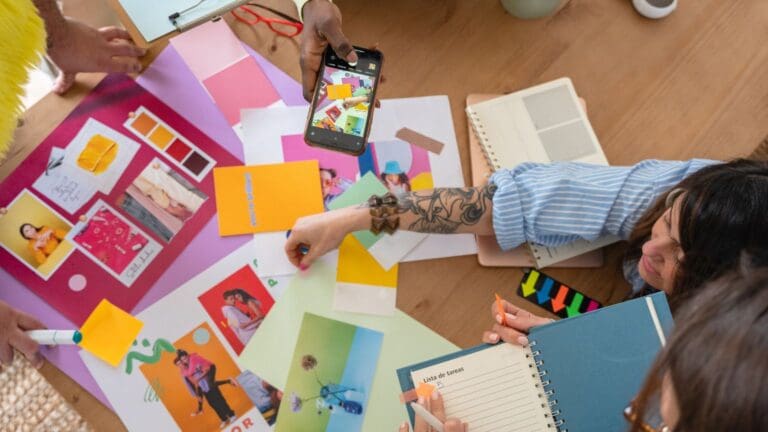 Cómo la dirección creativa transforma tu presencia online.