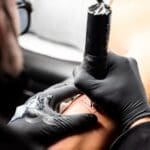 ¿Cómo saber si los tatuajes fine line son para ti?