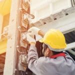 ¿Cuándo llamar a un electricista urgente en Tenerife?