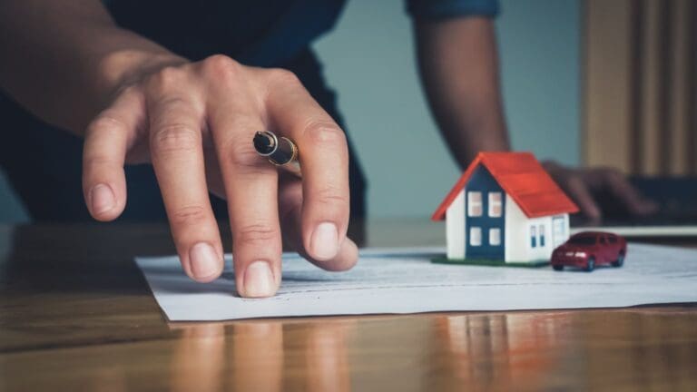 Promoción y Construcción, inmobiliaria y energía.