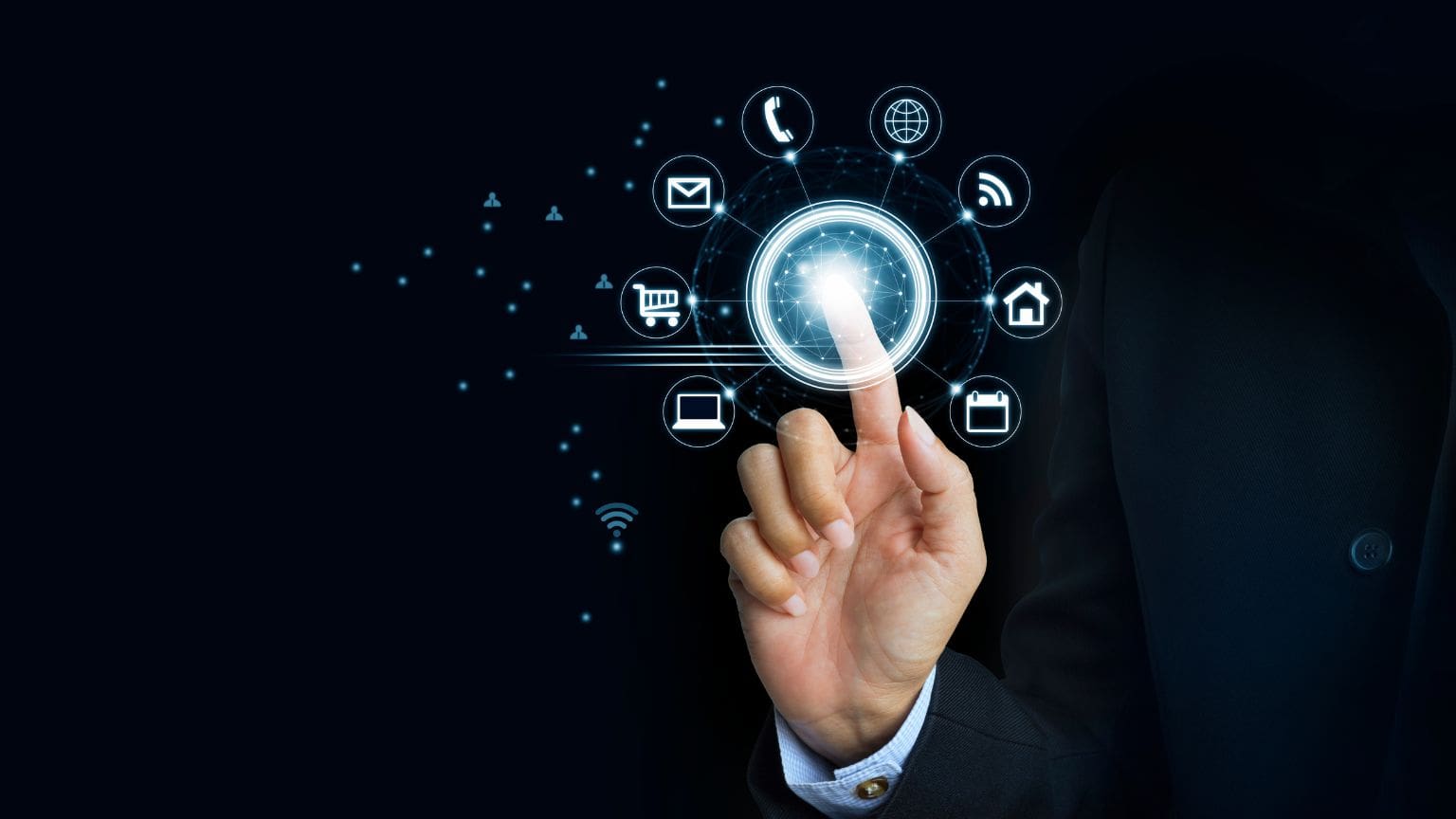 Mano interactuando con iconos digitales de telecomunicaciones y tecnología empresarial
