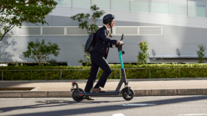 Accesorios para patinetes que mejoran tu seguridad
