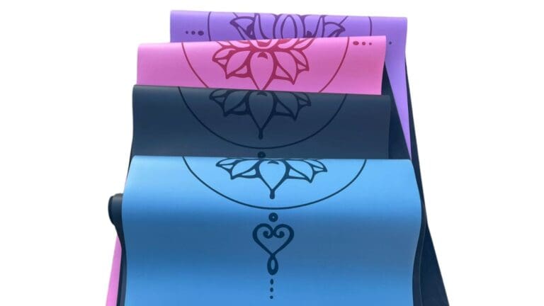 Esterillas de yoga adaptadas a estilo de vida nómada en entorno natural