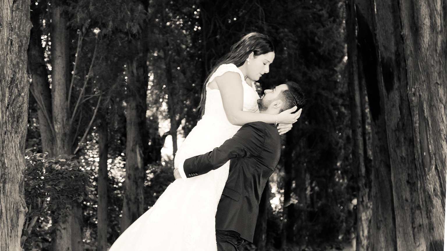 Fotografias de sesión de novios en exteriores.