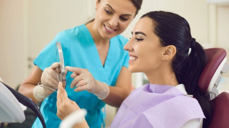 ¿Por qué cada vez más personas eligen tratamientos dentales estéticos?