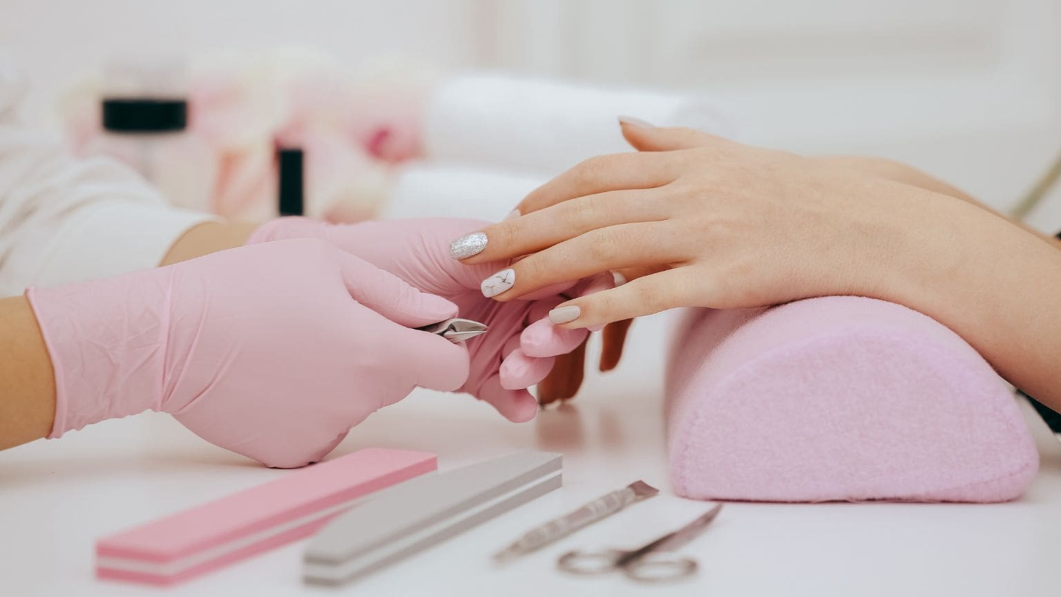 ¿Qué tipo de manicura es ideal según tu estilo de vida?