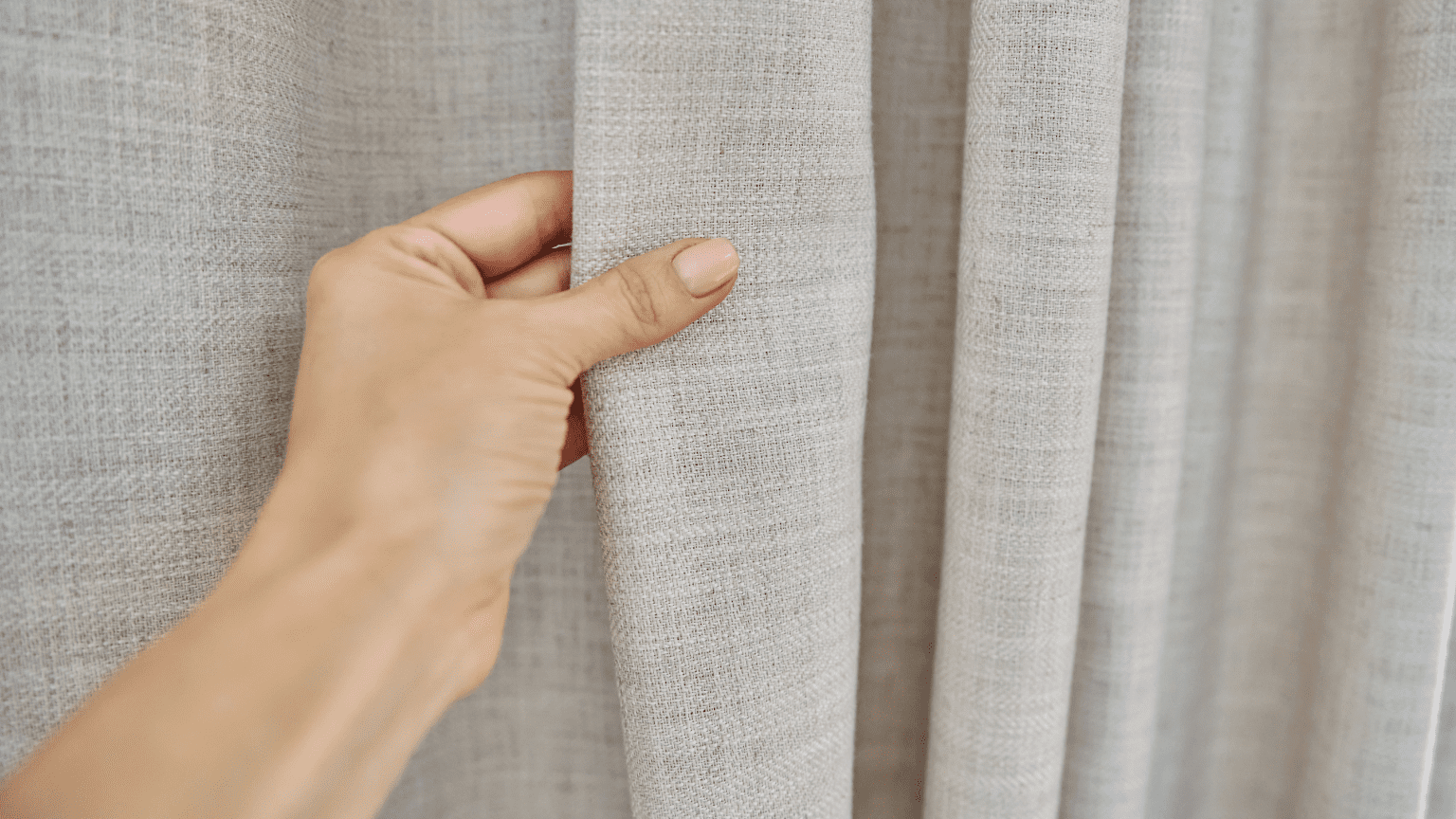 ¿Cómo elegir cortinas a medida para cada espacio?