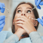 Instrumentos dentales básicos utilizados durante una consulta sin dolor