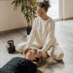 Sesión de terapia energética consciente con imposición de manos