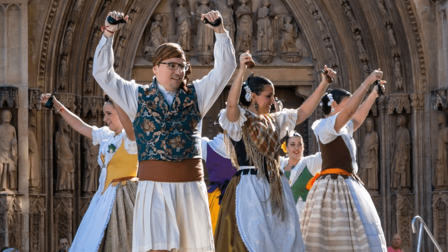 Valencia para viajeros curiosos y amantes de su cultura