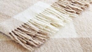 ¿Cómo cuidar prendas y textiles de lana de alpaca correctamente?