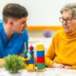 ¿Por qué es vital el acompañamiento emocional en la tercera edad?