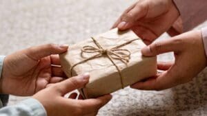 Imagen de regalos personalizados únicos con dedicatorias y nombres ideales para sorprender en ocasiones especiales