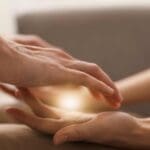 bienestar emocional y sanación emocional en terapias alternativas