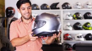Comparativa visual de cascos de moto Jet, Integral y Modular para motoristas