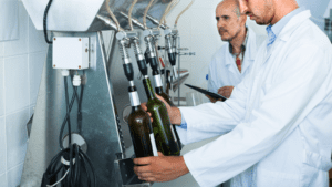 Cómo elegir la mejor maquinaria para vendimia según el tipo de bodega