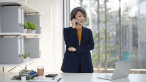 Mentalidad para escalar sin agotarse en consultoría empresarial