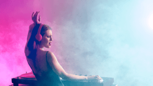 ¿Qué escuchar antes de un evento de música electrónica?