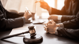 ¿Cómo elegir abogados en Sevilla con experiencia real?