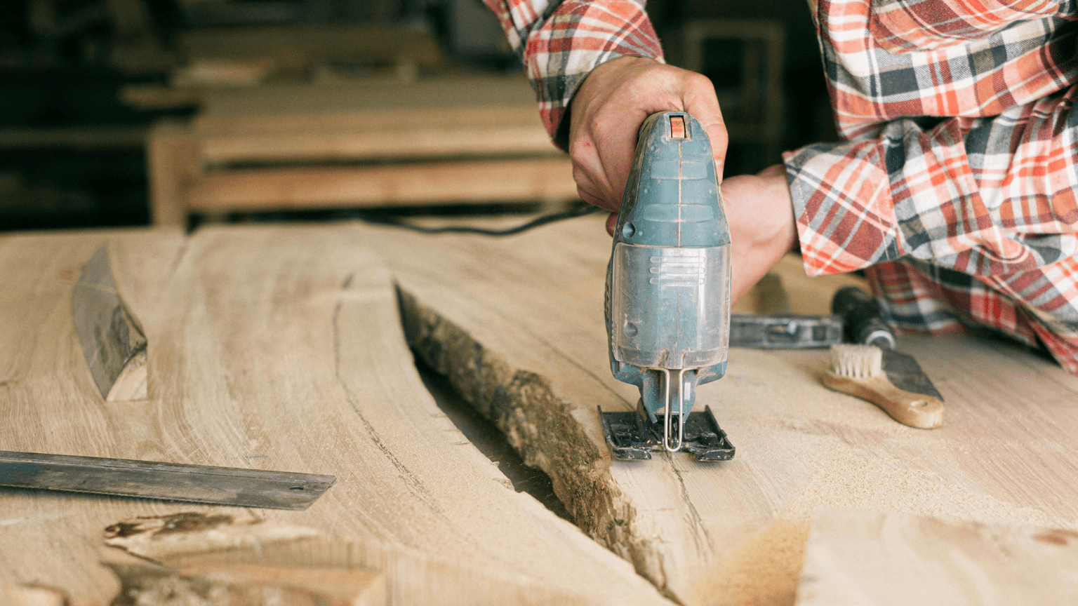 Carpintería moderna aplicada al diseño y funcionalidad de espacios interiores.