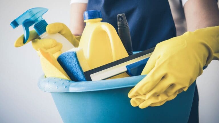 ¿Cómo la limpieza sostenible reduce costes operativos?