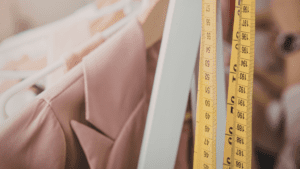 Arreglos de ropa para alargar la vida de las prendas y ahorrar.