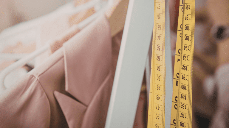 Arreglos de ropa para alargar la vida de las prendas y ahorrar.