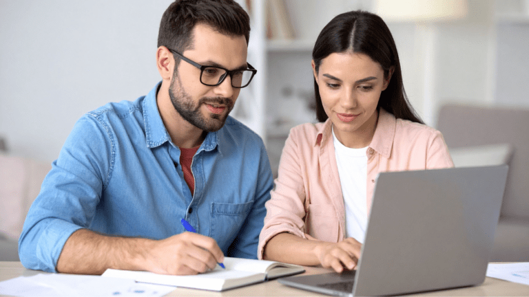 Organización de bodas para parejas que buscan planificar su gran día sin estrés.