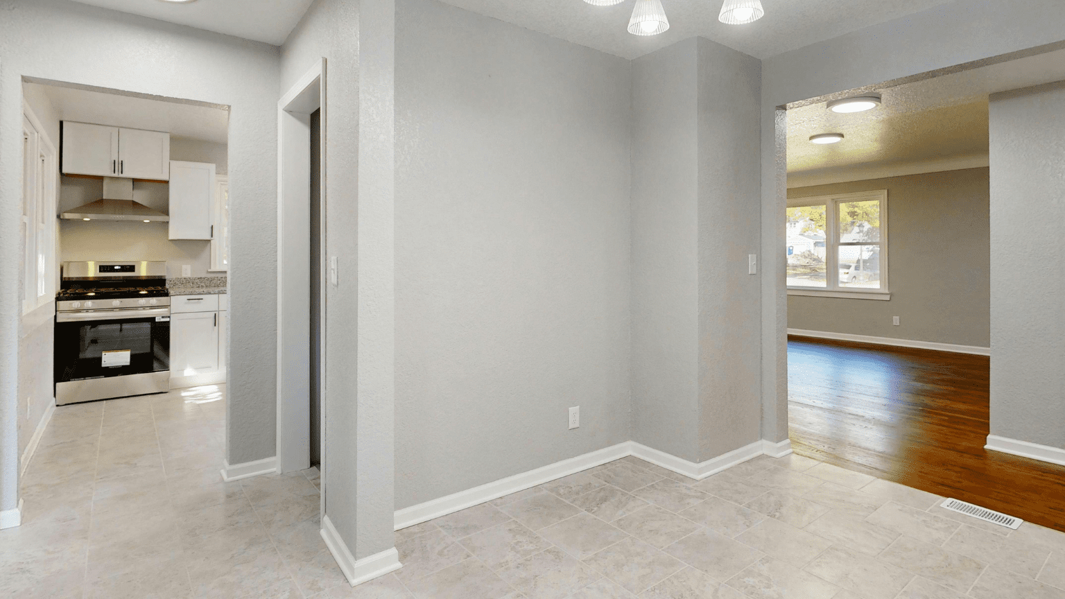 Reformas integrales de viviendas con planificación profesional y acabados modernos.