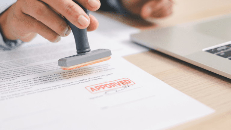 Asesoría legal para proteger los derechos de autor en proyectos culturales.