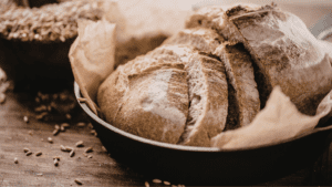 Cafeteria artesanal con desayunos saludables y productos elaborados a mano.
