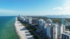 ¿Qué errores evitar al comprar una casa en la costa española?