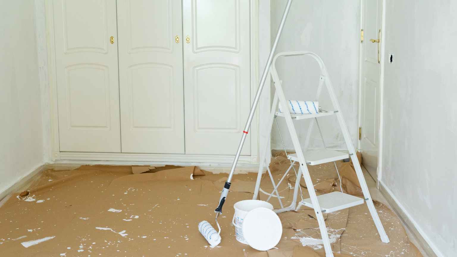 Reformas integrales en Valencia con diseño mediterráneo y espacios abiertos modernos