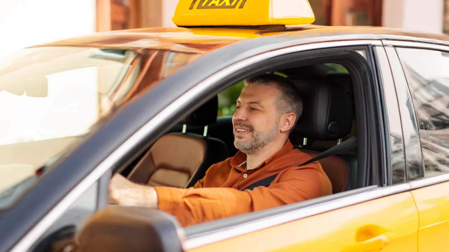 servicio de transporte en taxi desde valencia a castellón con recogida en aeropuerto