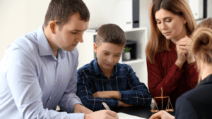 Custodia compartida, ¿cómo la decide un juez en España?