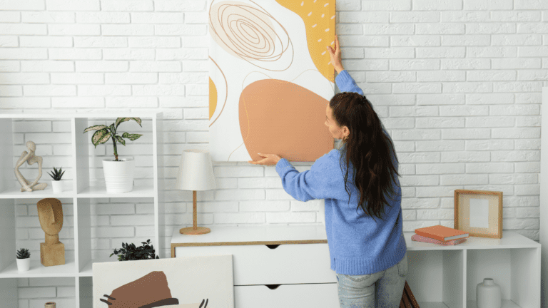 Elegir cuadros para interiores y crear ambientes inspiradores