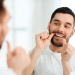 Salud dental y prevención con hábitos diarios de higiene bucal
