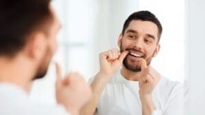 Salud dental y prevención con hábitos diarios de higiene bucal